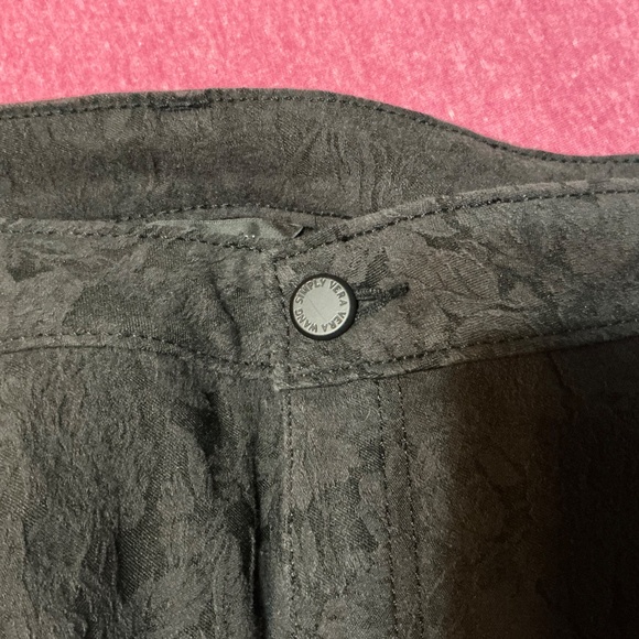 Simply Vera capri by Vera Wang - Picture 5 of 7